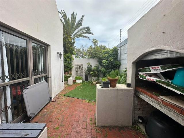 6 Bedroom Property for Sale in Tijgerhof Western Cape